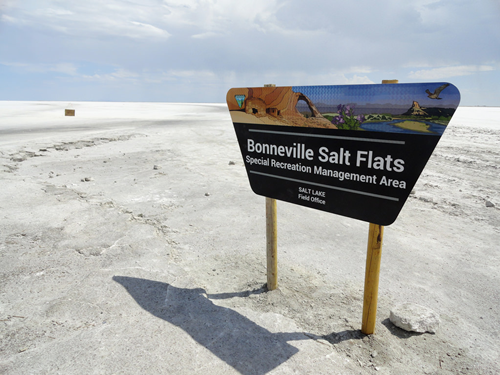 ボンネビル塩原はアメリカのウユニ塩湖 アメリカ ミステリーレイクの生きた化石アルテミアとは Wiki情報やインスタ画像あり J1トラベラー